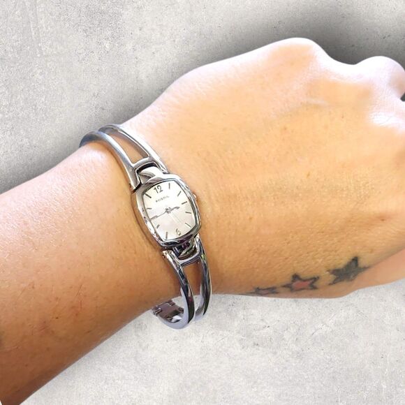 Women’s Vintage Fossil F2 Bracelet Watch Silver-Tone Oval Face Untested Parts - Picture 3 of 7
